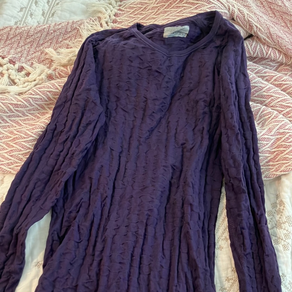 Athleta long sleeve smocked puckered purple shirt in size s